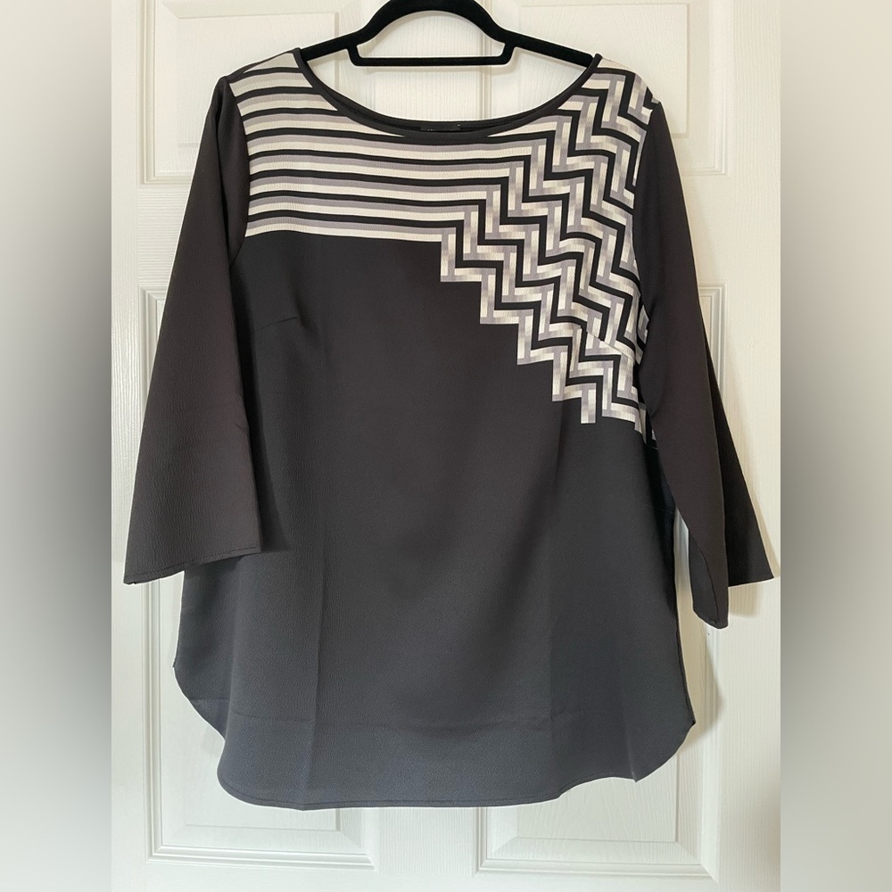 Ann Taylor Black & White Geometric Top Modern Print Chic Statement Blouse